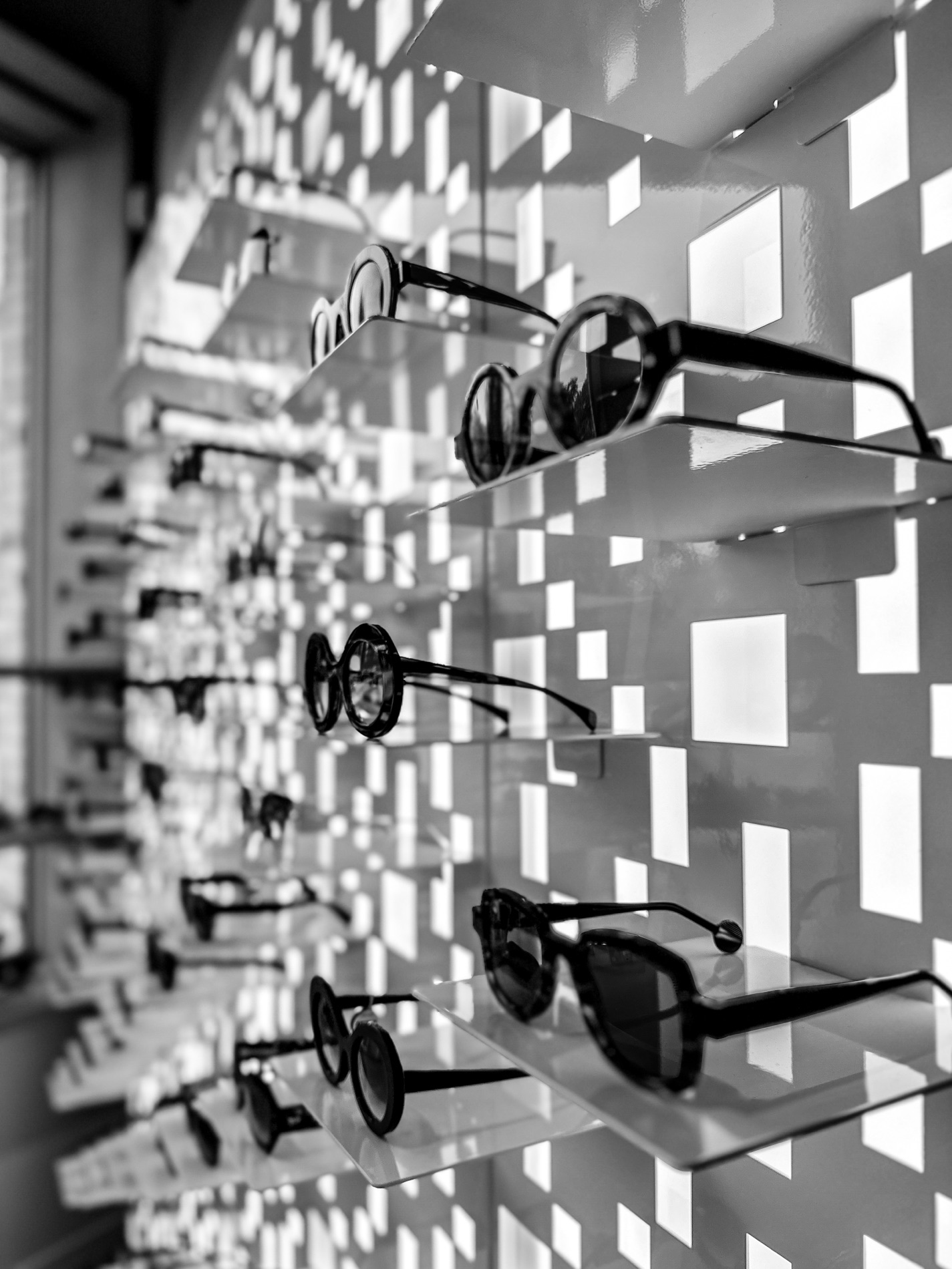 Zonnebrillen bij Optiek Hoet